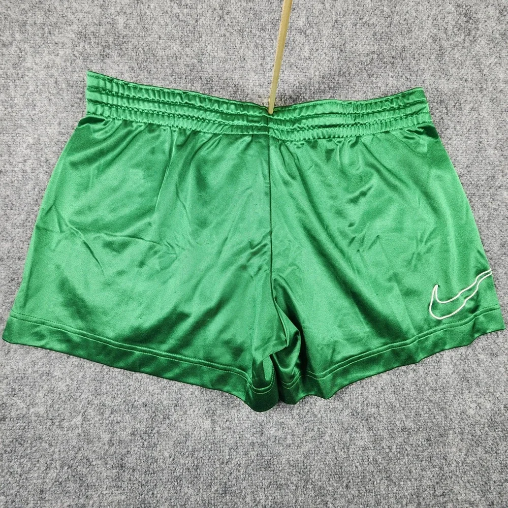 Vintage Nike Green White Mesh Panel Athletic Shorts Boys XL 16-18 Retro Sporty